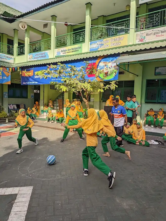 lomba 1
